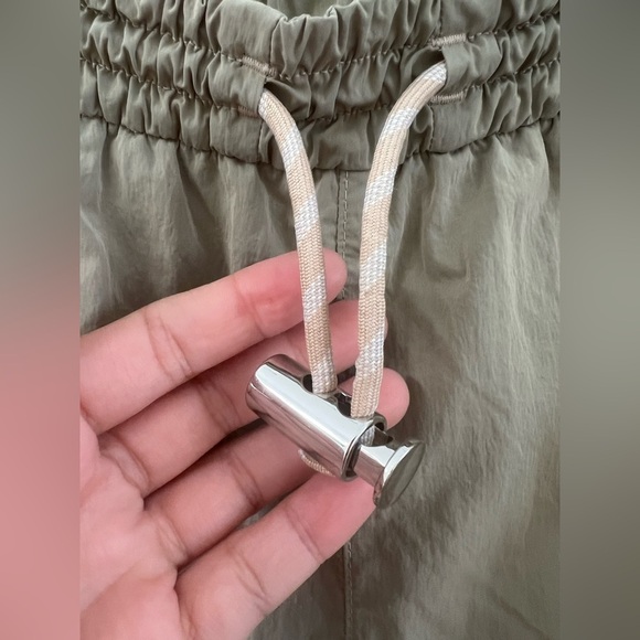 Lululemon Evergreen Track Pant Cafe Au Lait (SIZE 6) - Picture 8 of 14